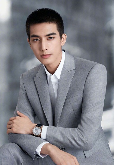 阿玛尼腕表代言人宋威龙 阿玛尼腕表代言人宋威龙
