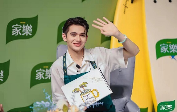 庆怜成为家乐玩味代言人