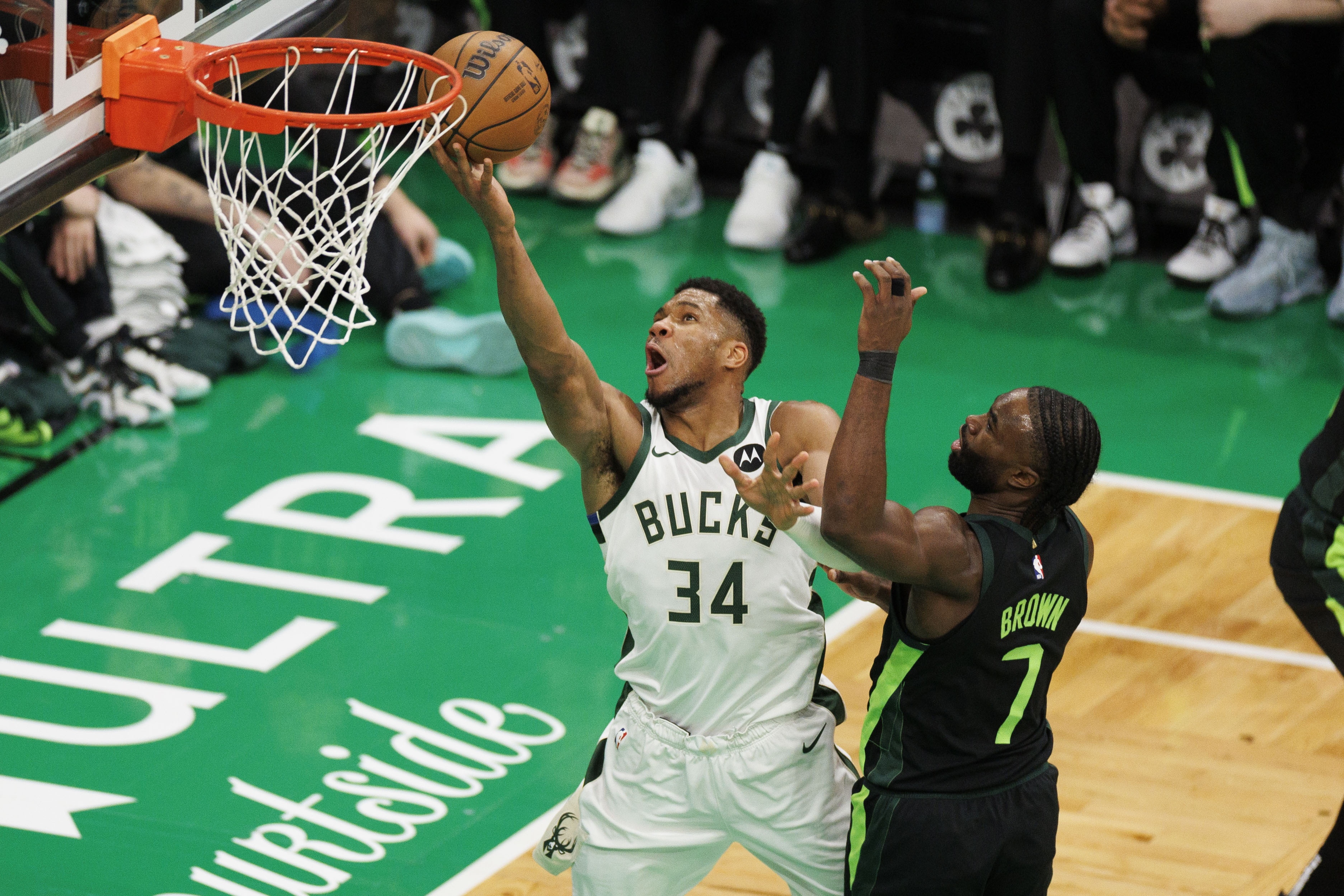 Windhorst：绿军未用布朗报价字母哥 但已备好筹码