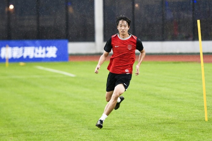 三将归队合练 阿洛伊西:杯赛不容有失 三将归队合练 阿洛伊西:杯赛不容有失
