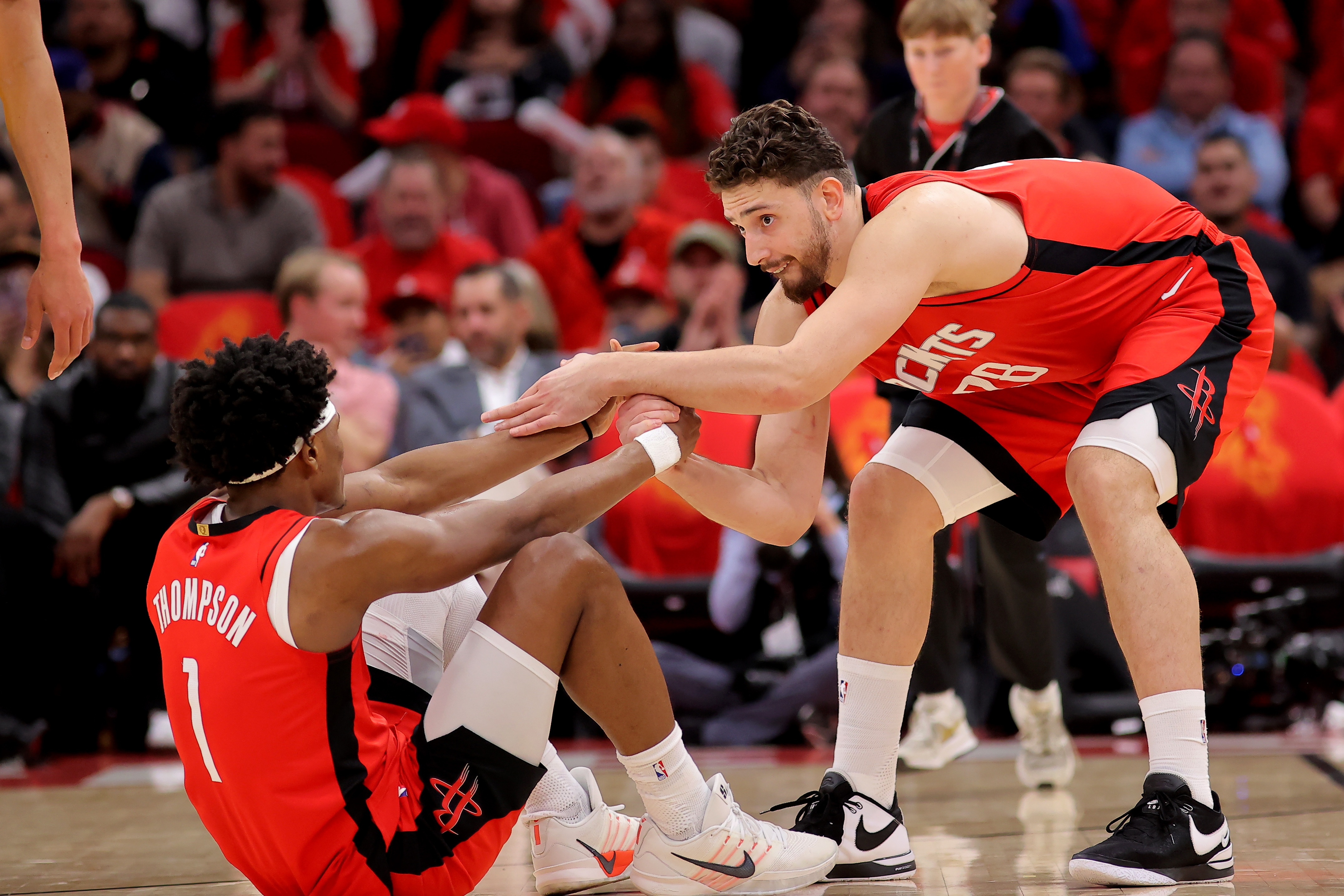 死神加盟火箭仍首轮游 范乔丹报销致控卫真空成致命短板 死神加盟火箭仍首轮游 范乔丹报销致控卫真空成致命短板