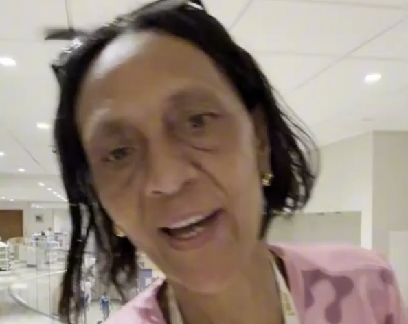 40岁门将零封西班牙后母亲终抵现场，沃齐尼亚圆梦