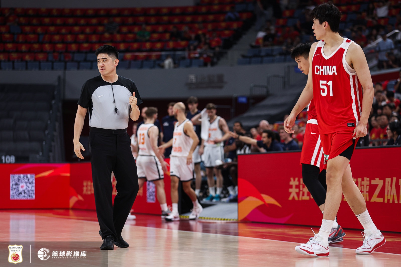 中国男篮65-60荷兰：百回合得分骤降27.4，空间与挡拆问题凸显
