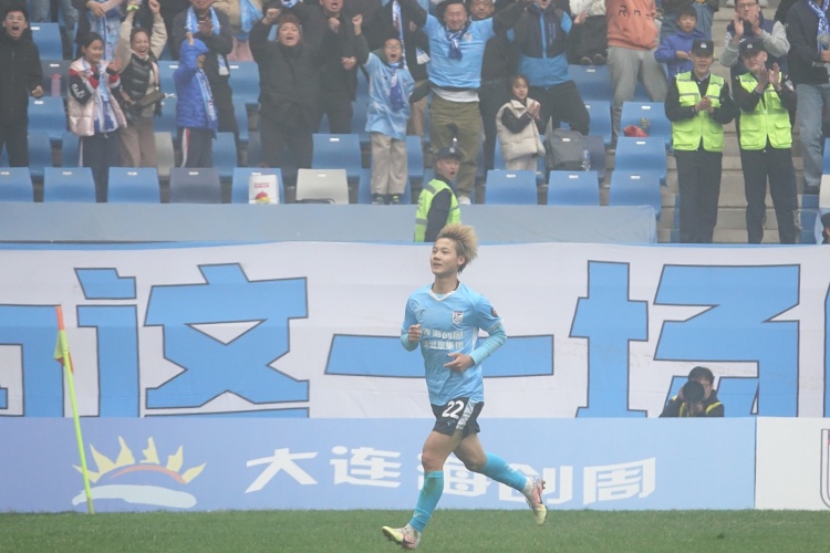 毛伟杰百场里程碑:感谢俱乐部与李导