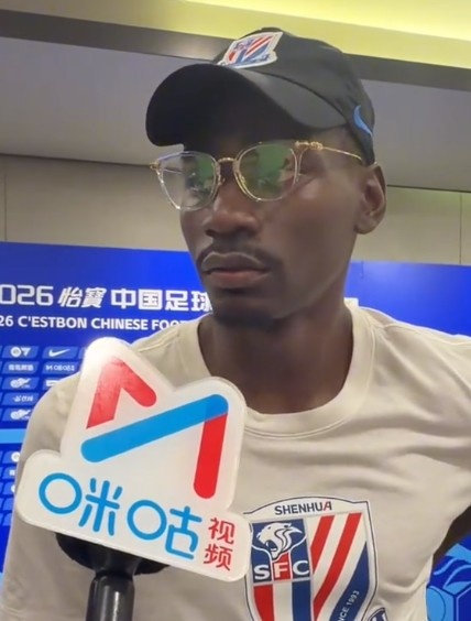 阿苏埃：前几天已有不适但可坚持 新教练组强调整体性