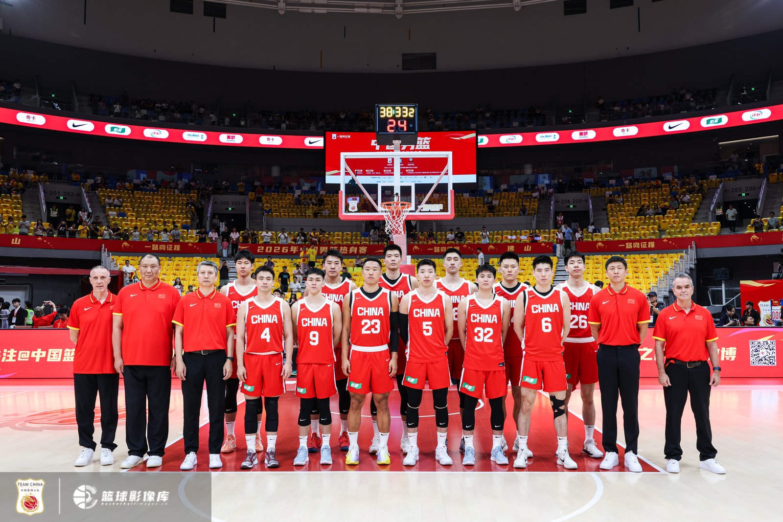 外线失准篮板失卡 中国男篮首节落后新西兰