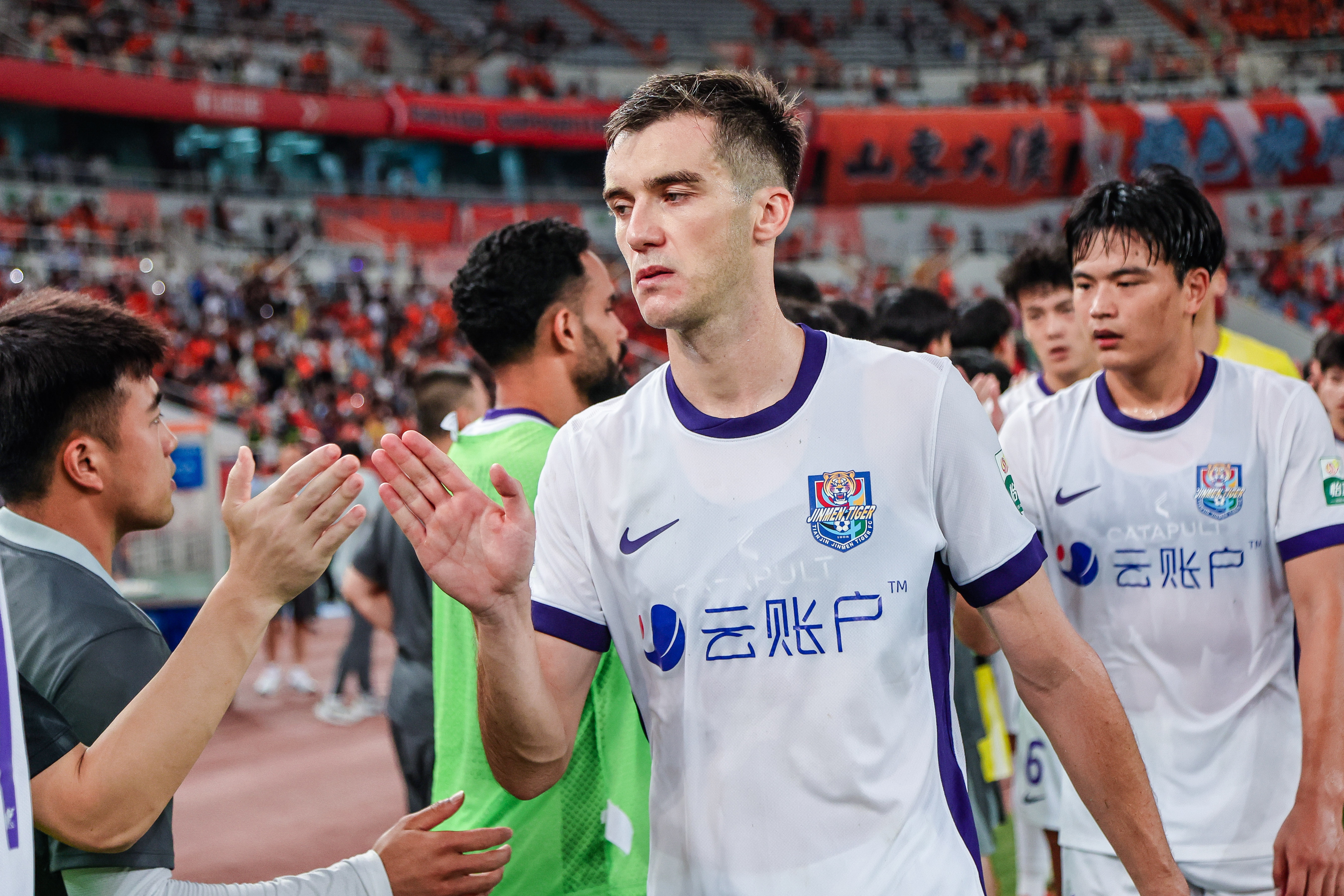 剑桥联对阵米尔沃尔免费观看