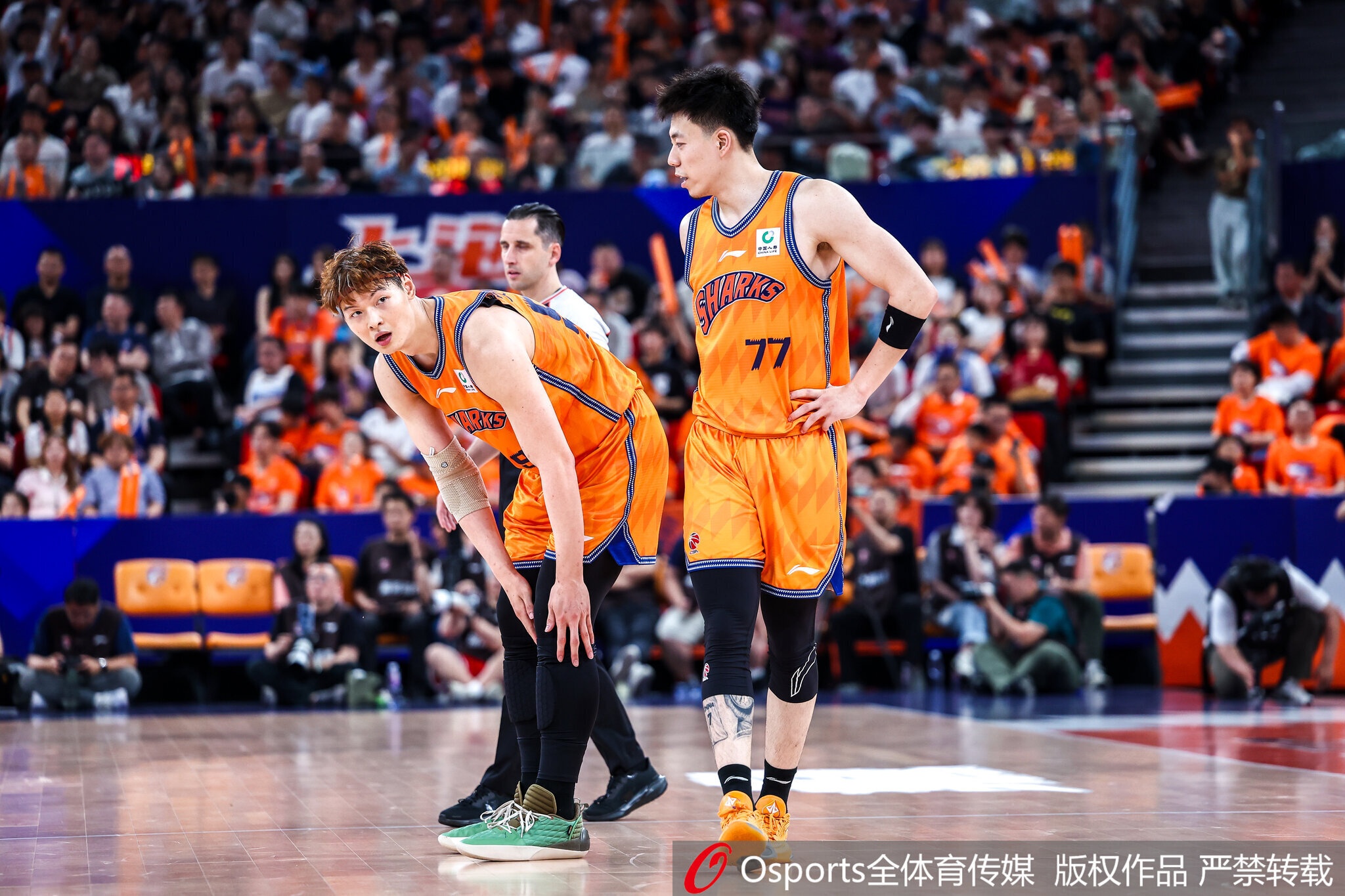 东体:上海休赛期都在围绕胡金秋进行交易谈判 但可能性越来越低 东体:上海休赛期都在围绕胡金秋进行交易谈判 但可能性越来越低