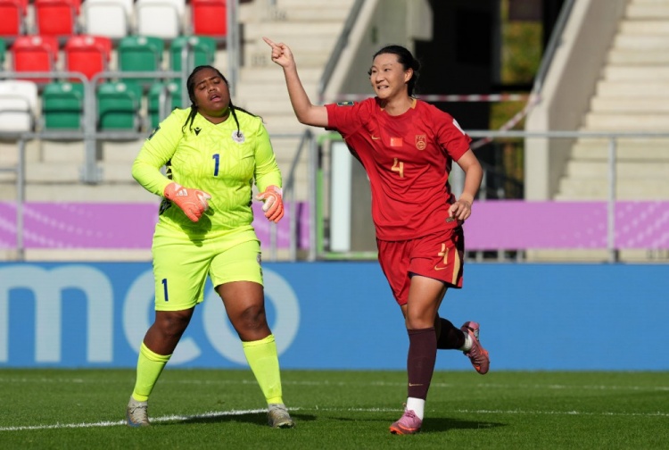 黄嘉欣独中三元 陈睿琳助攻帽子戏法 中国U-20女足五球大胜对手 黄嘉欣独中三元 陈睿琳助攻帽子戏法 中国U-20女足五球大胜对手